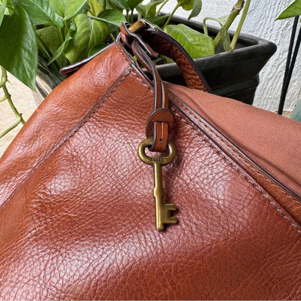 Fossil Emi Saddle Bag leather cross body messenger shoulder bag adjustable strap - Picture 13 of 16
